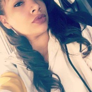 Meet your Posher, Monique